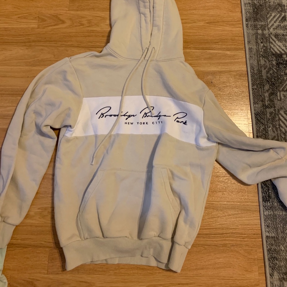 sweatshirt